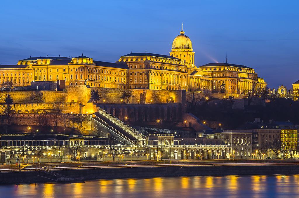 Danube Pest-Side Apartment Budapest Bagian luar foto