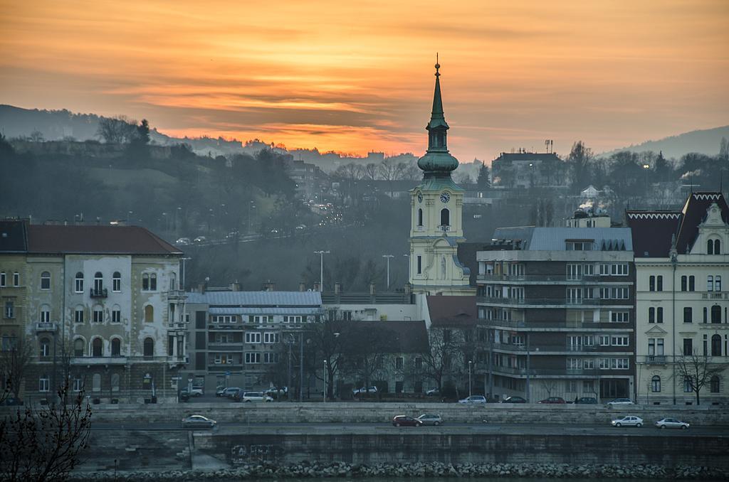 Danube Pest-Side Apartment Budapest Bagian luar foto